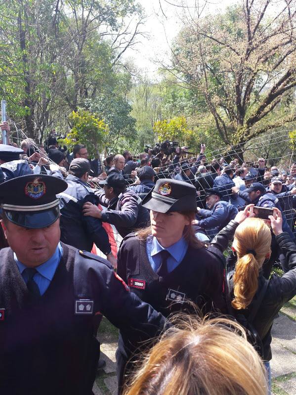 parku policia perleshje te gardhi