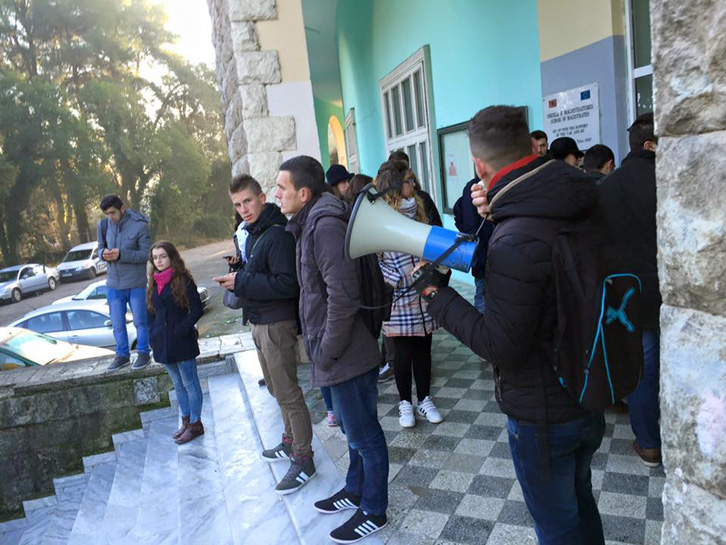 studentet gjeologjik, proteste2