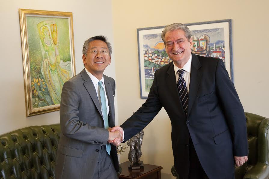 Berisha takim me Ambasadorin Amerikan Donald Lu, për reformën në drejtësi