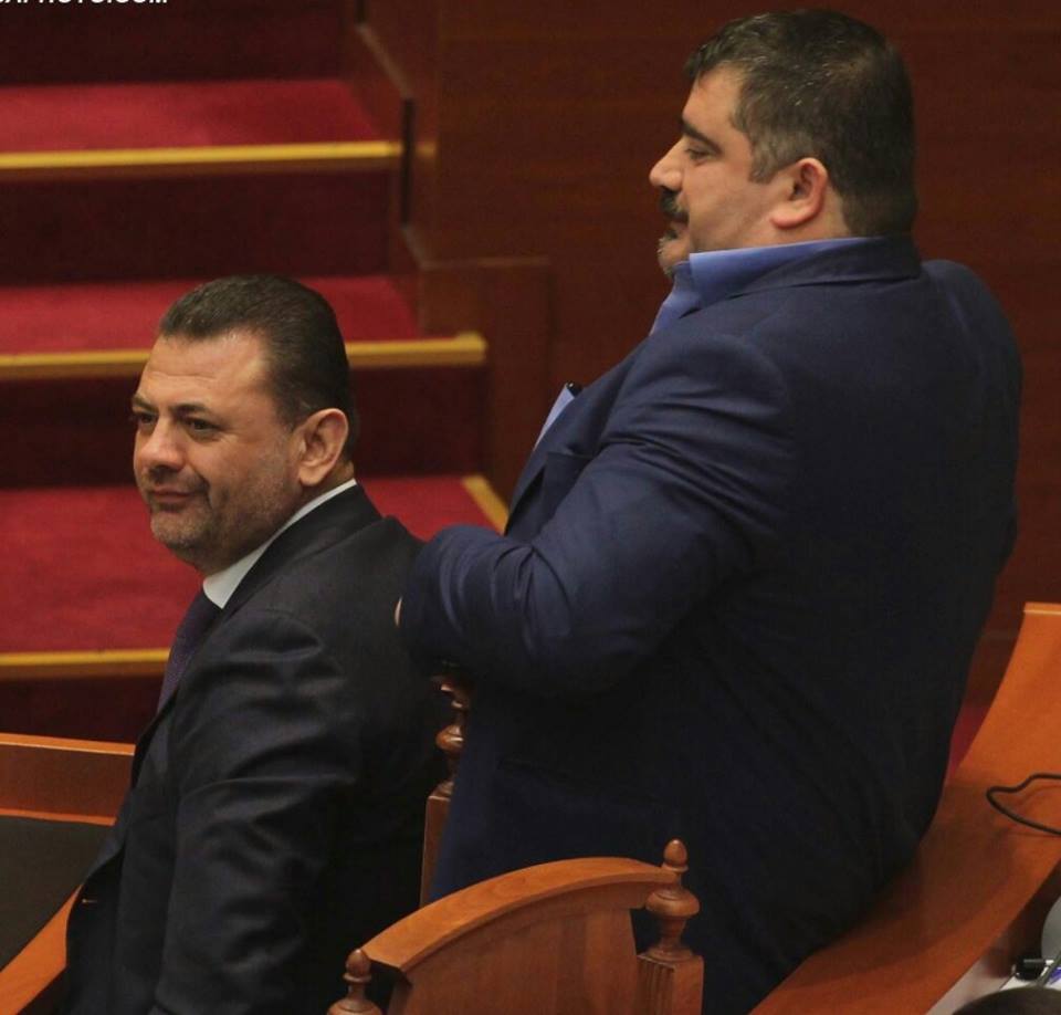 “Kaubojsi” hidhet në sulm: Kush jam unë, e kush është Blushi…?!