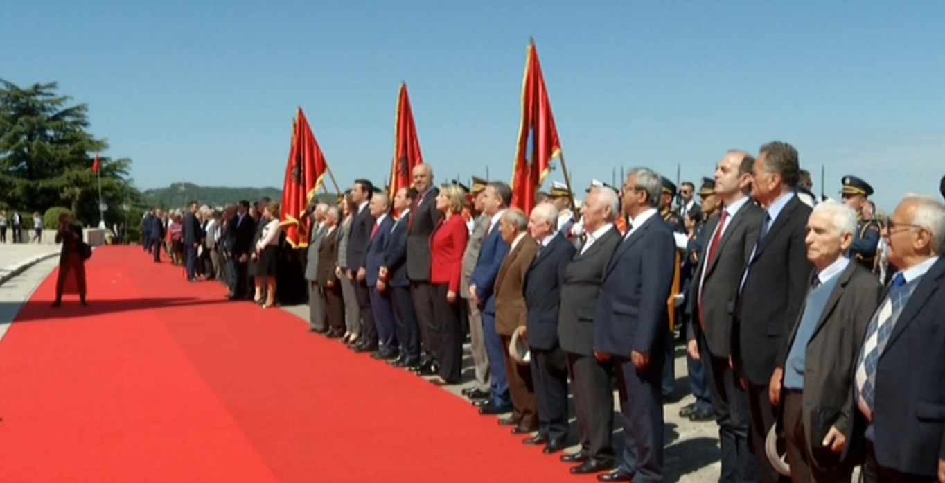 Dita e Dëshmorëve, Nishani, Rama e Meta bashkë në homazhe