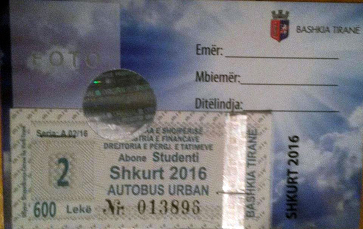 FOTO LAJM/ Fatlumi/ja që i bëri xheloz të gjithë me një abone studenti
