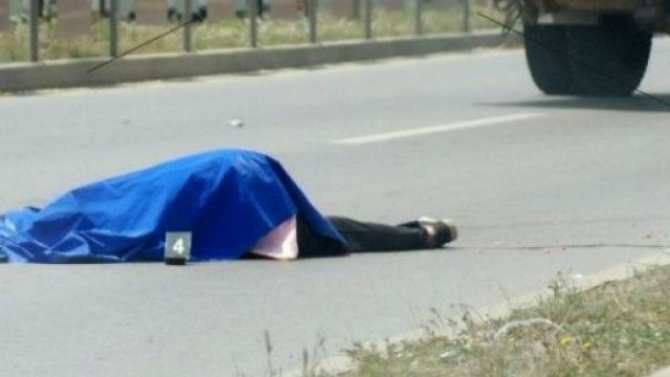 Kamëz, i riu aksidenton për vdekje këmbësorin e moshuar