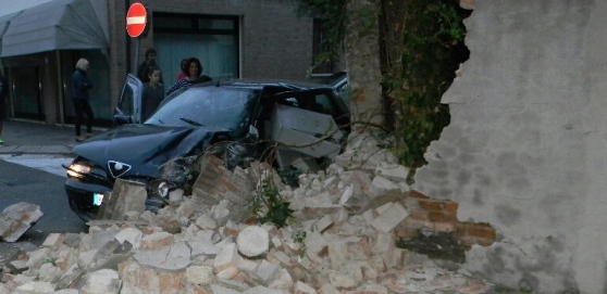 Aksident i frikshëm, shpëton mrekullisht familja shqiptare