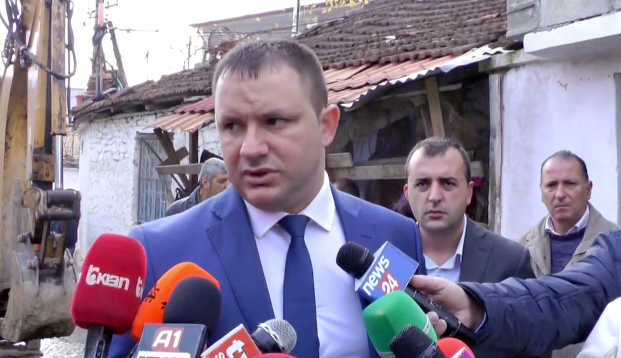 DOSJA/ Skema e abuzimit dhe pedagogët bashkëpunëtorë të drejtorit Altin Cenolli