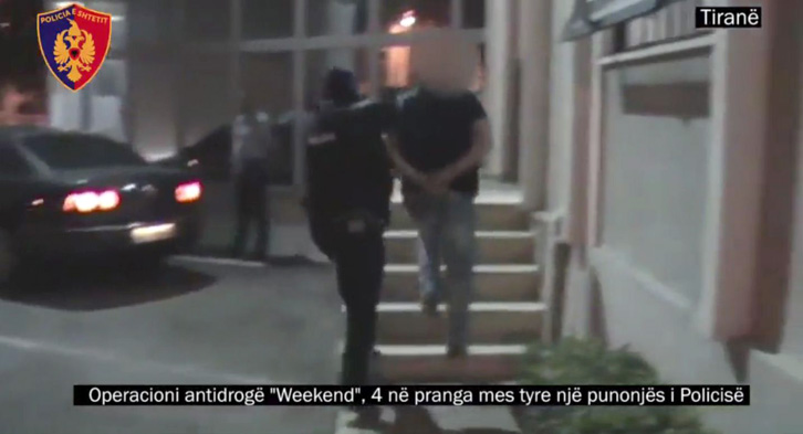 VIDEO/ Arrestimi nga “Weekend” i policit dhe bashkëpunëtorëve të tij, trafikantë kokaine