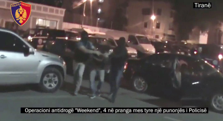 Tiranë, “Weekend”, sekuestron 240 gramë kokainë, prangos edhe një polic