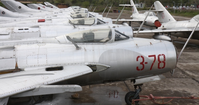 Avionët Mig-19, mund ta blesh një në Gjadër
