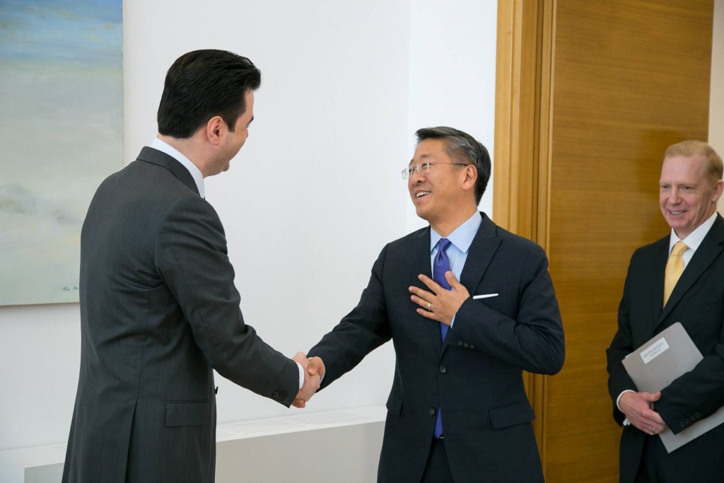 Donald Lu, takim me Bashën para seancës plenare të Parlamentit
