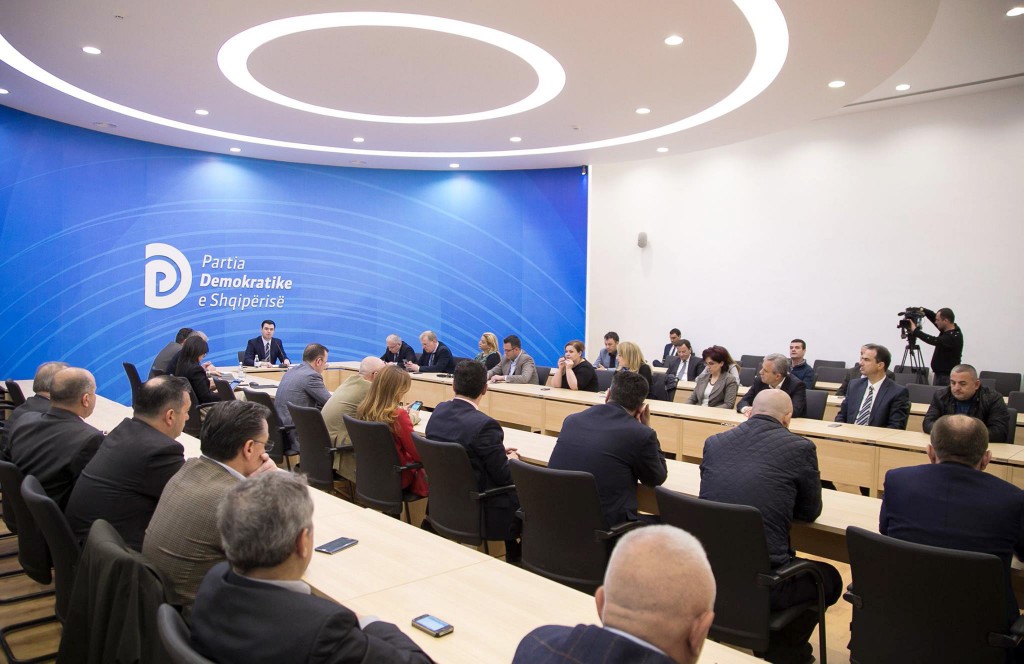 Basha për debatin sot në parlament: Vetëm hajdutët nuk votojnë ligjin e CEZ