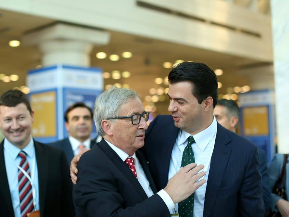 Basha mbështetje nga e djathta europiane, të vendosur për të hequr kriminelët nga vendmarrja