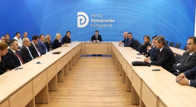 Zbardhet debati te PD, Bode dhe Imami në dilemë për protestën e plehrave