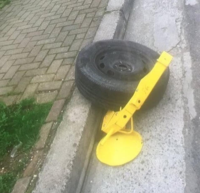 FOTO LAJM/ Më e lirë rrota e makinës se sa gjoba e Bashkisë