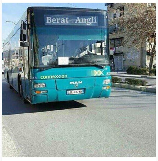 FOTO HUMOR/ Kush është për në Angli?