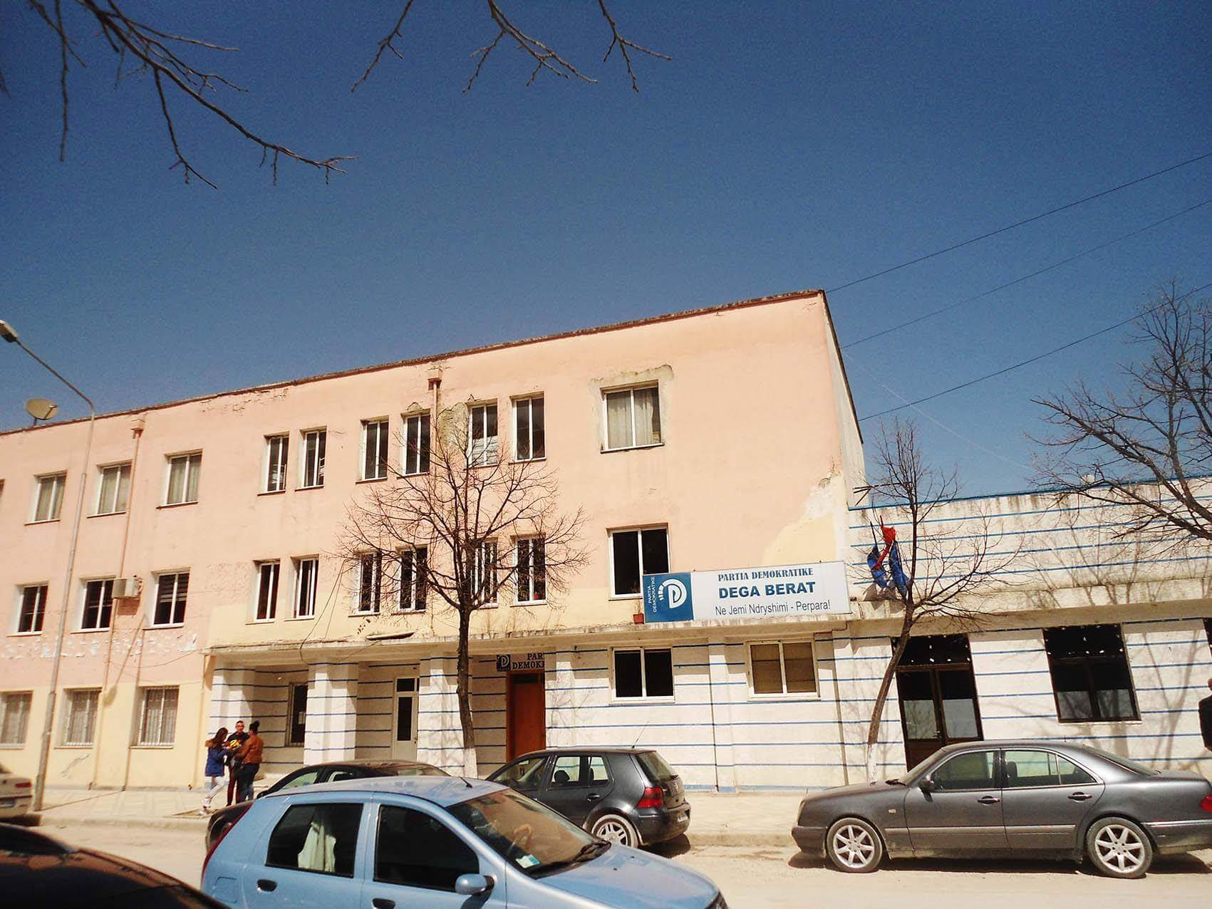 Basha ndalon sharjet për kritikët e tij gjatë takimit në Berat