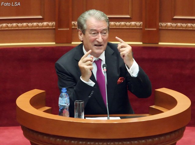 Grabitja në Rinas, Berisha: Vepër e bandës zyrtare, janë vjedhur të paktën 20 milion euro