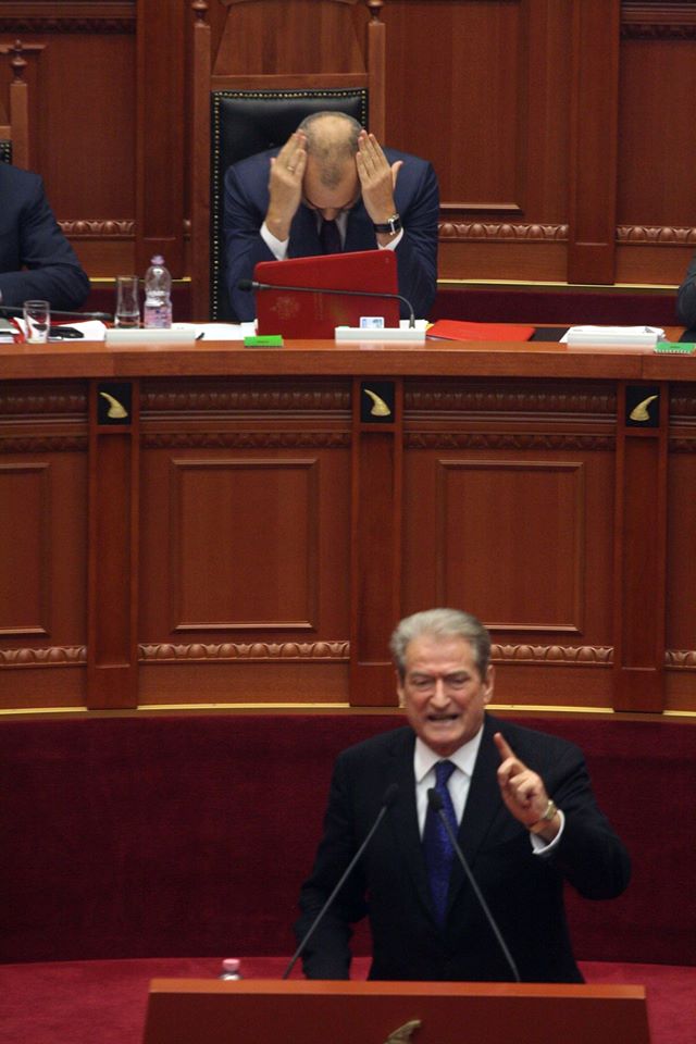 Berisha: Pluhuri i bardhë i Roshit  i ka zënë sytë Ramës