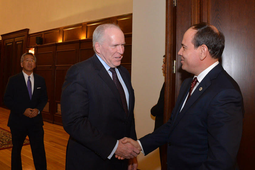 FOTO LAJM/ Bujar Nishani takon Drejtorin e CIA-s, John Brennan