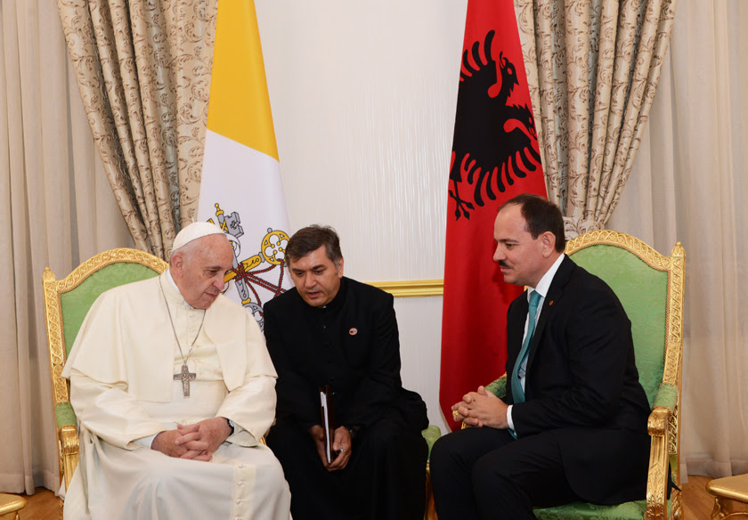 INTERVISTA/ Presidenti Bujar Nishani zbulon detaje nga takimi me Papa Fraranceskun një vit më parë