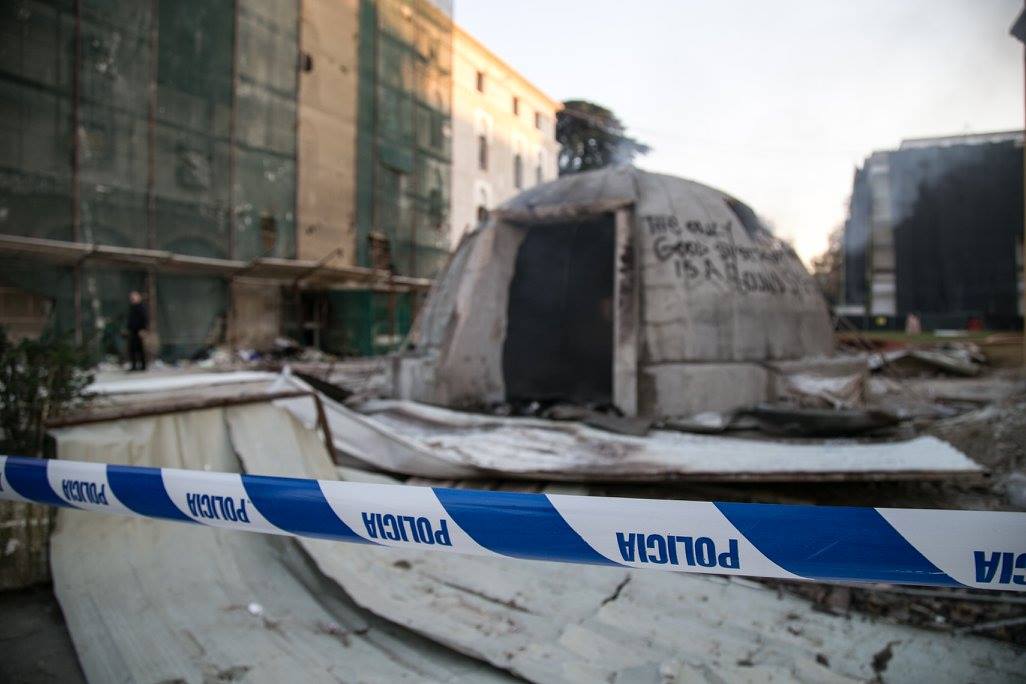FOTO/Pamja e bunkerit pas protestës