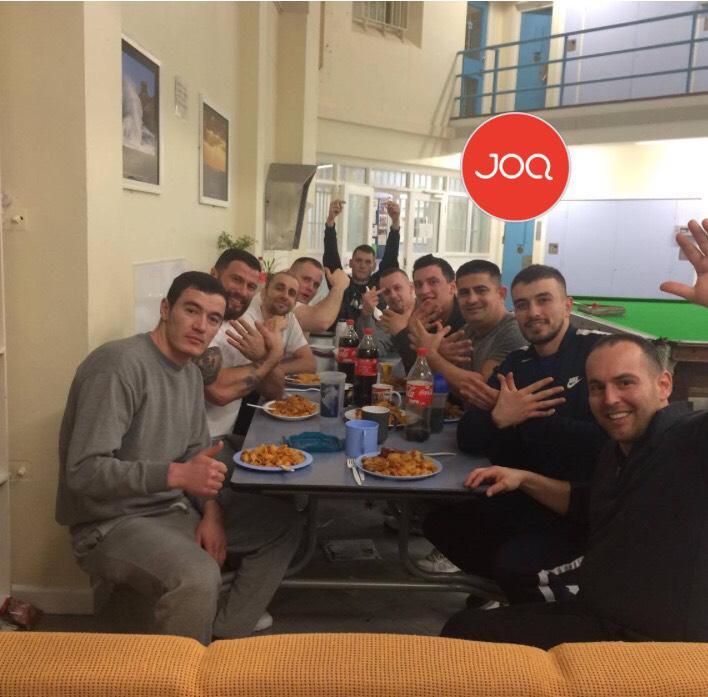 FOTO/ Të burgosurit shqiptarë në Britani hetohen për foto që i nisën portalit shqiptar