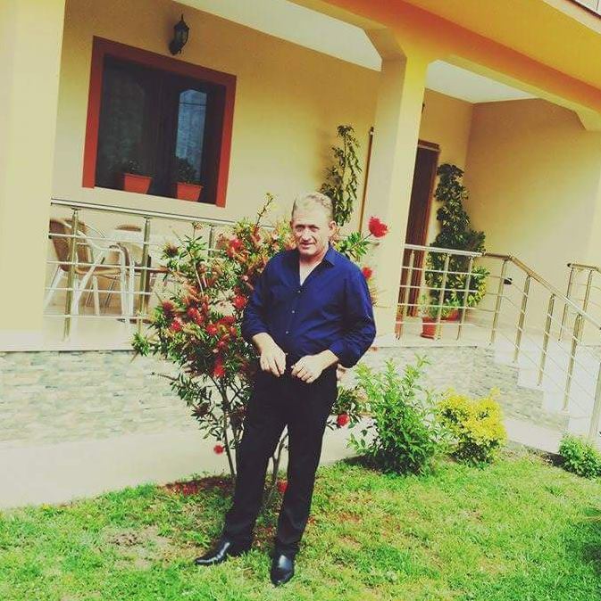 PERGJAKJA NE LAÇ/Letra, Gjon Cali  kërkon  drejtësi në Ambasadën Amerikane