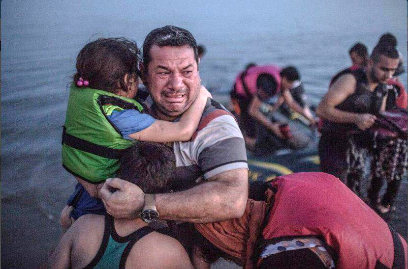 FOTO/ Kriza në ishullin Kos, historia pas fotografisë së babait sirian…