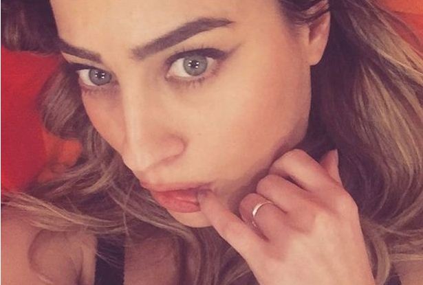 FOTO +16/ Kishte vënë bast për të bërë seks oral me të  gjithë ndjekësit, ja ku arriti