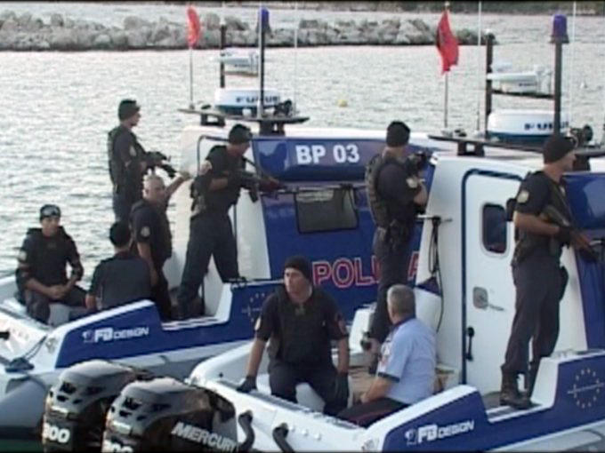 Shkodër, policia me skafe e gomone nga liqeni…, për të korrur kanabis në tokë