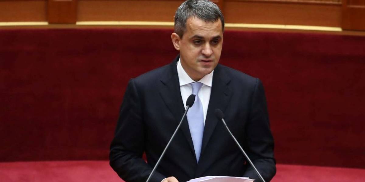 Edhe Përparim Spahiu kandidon për kryetar të LSI-së