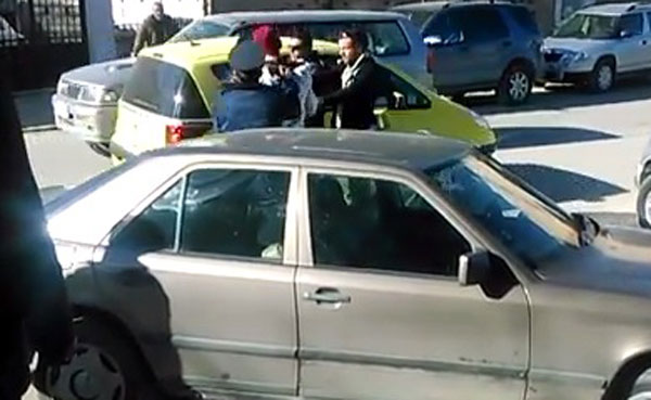 VIDEO/ Ja si u dhunua i riu nga vartësit e ish-zëvendësdrejtorit të policisë së Korçës