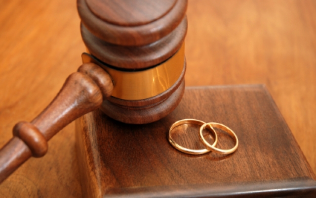 Tiranë, 5 familje ndahen çdo ditë, shkak dhuna dhe tradhëtia