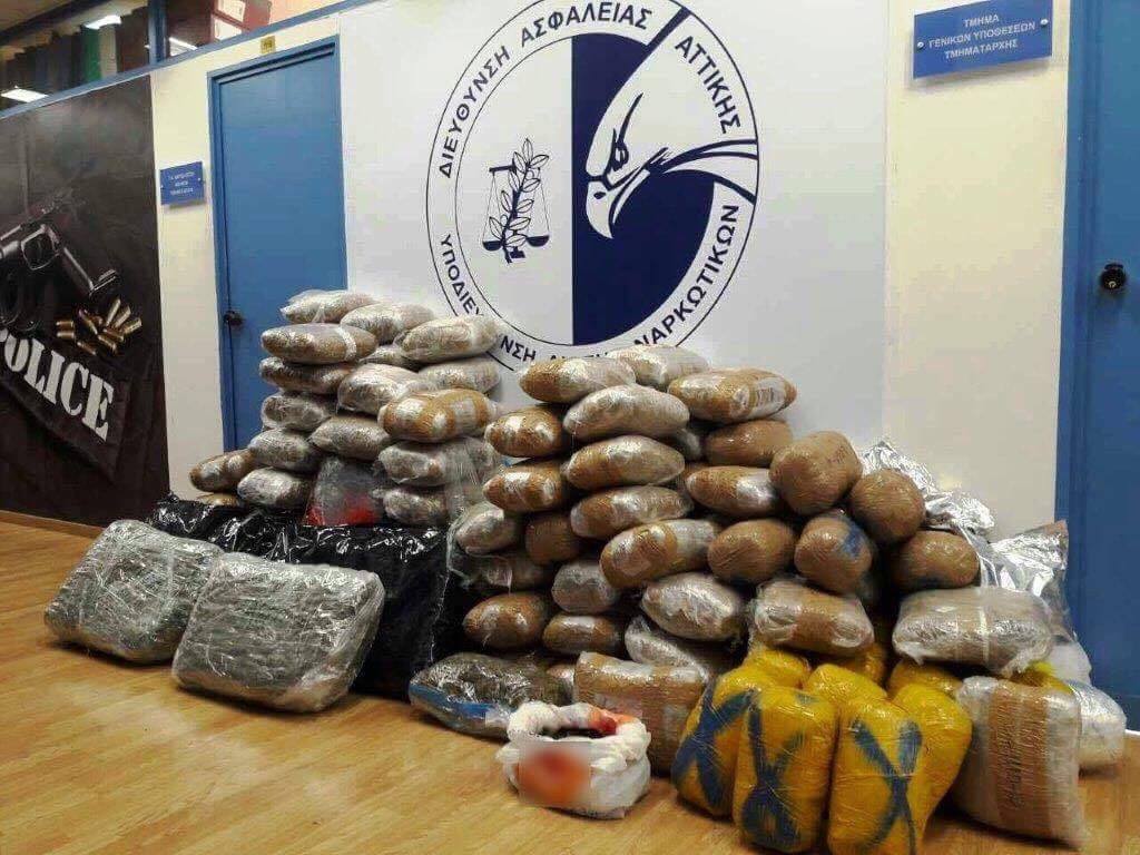Arrestohen 9 shqiptarë në Janinë, u sekuestrohen 173 kg marijuanë dhe 77 mijë euro