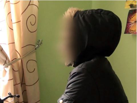 VIDEO RRËFIMI/ “Burri më rrihte dhe me detyronte të prostituoja, për t’i nxirrja lekët e heroinës”