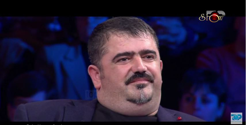 VIDEO/ “Kaubojsi”: Në shtëpi nuk komandoj unë, por kam larë edhe pjatat