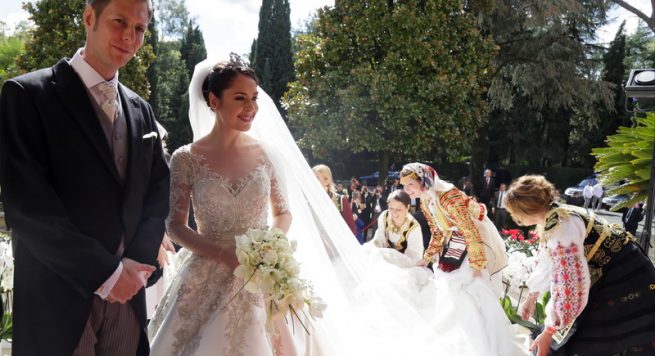FOTO GALERI/ Dasma e Princit Leka II dhe Elias, momenti i shkëmbimit të unazave