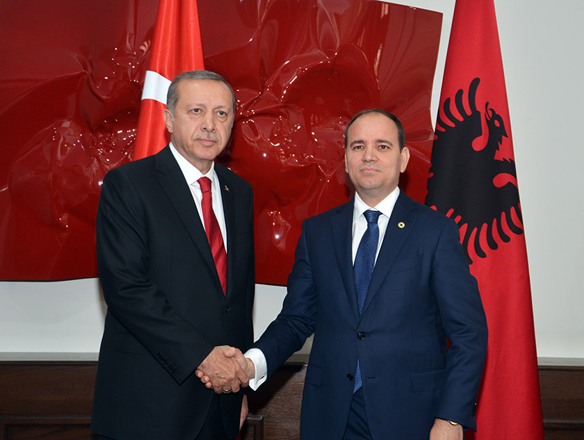 Presidenti Nishani niset për në Turqi
