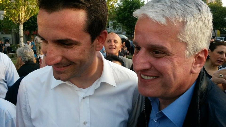 Majko këndon në fushatë te Njësia 5: Kam fiq te shtëpia, dua të bëhem si Erion Veliaj