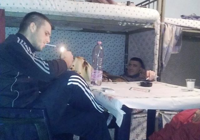 DETAJE/ Flet shoku i qelisë së 22 vjeçarit të vetëvrarë në Burgun e Rrogozhinës, si e gjeta Estrefin