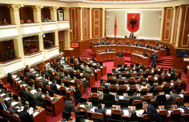 Ja çfarë pozicionesh mbajnë familjarët e ministrave dhe deputetëve në shtet