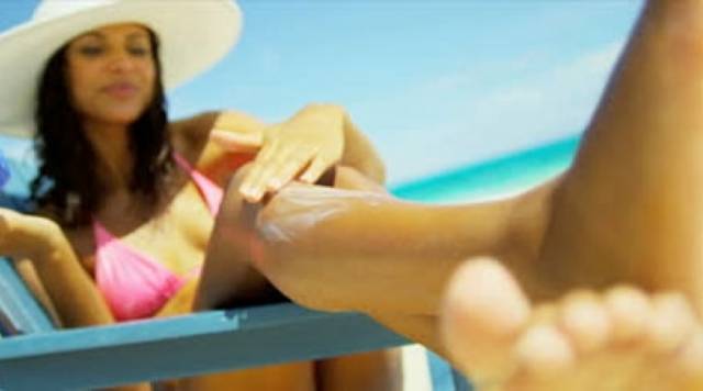 Rreziku nga rrezet e diellit, çfarë këshillojnë dermatologët