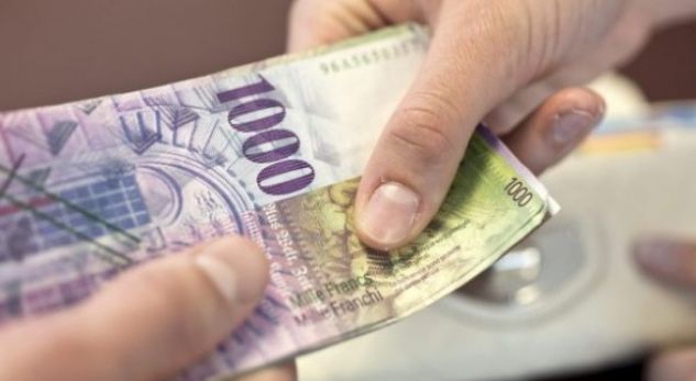 HISTORIA/ Kosovari bën të bjerë në dashuri vejushën 60-vjeçare zvicerane, i merr më pas 500 mijë franga