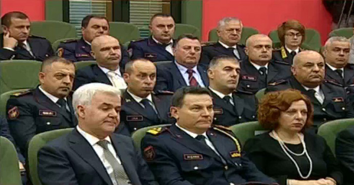 SHËNIM/ Edi Rama takon drejtuesit e Policisë dhe mban një fjalim vetëm për Fatmir Xhafajn