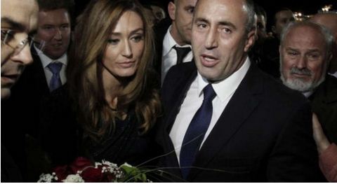 Flet për herë të parë gruaja e Ramush Haradinajt për arrestimin e të shoqit