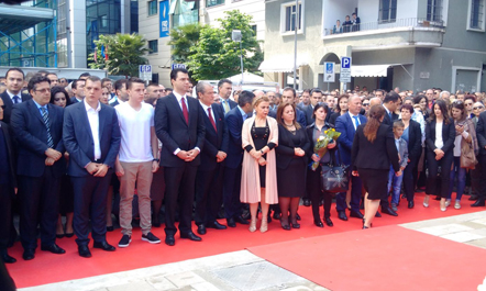 Krerët e PD-së, homazhe tek memoriali i ri i Azem Hajdarit