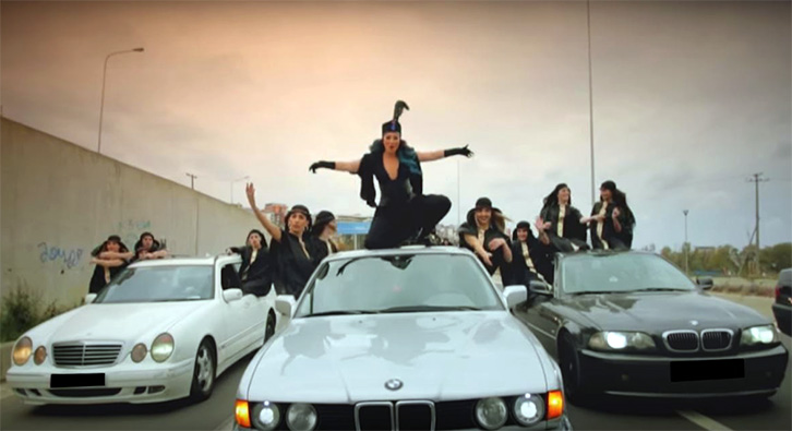 VIDEO/ Ronela Hajati publikon videoklipin që “tmerroi” Tiranën