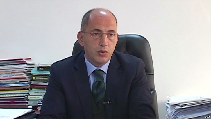 SKANDAL – LISTA/ Vetting-u, si u skualifikuan të arsimuarit jashtë vendit