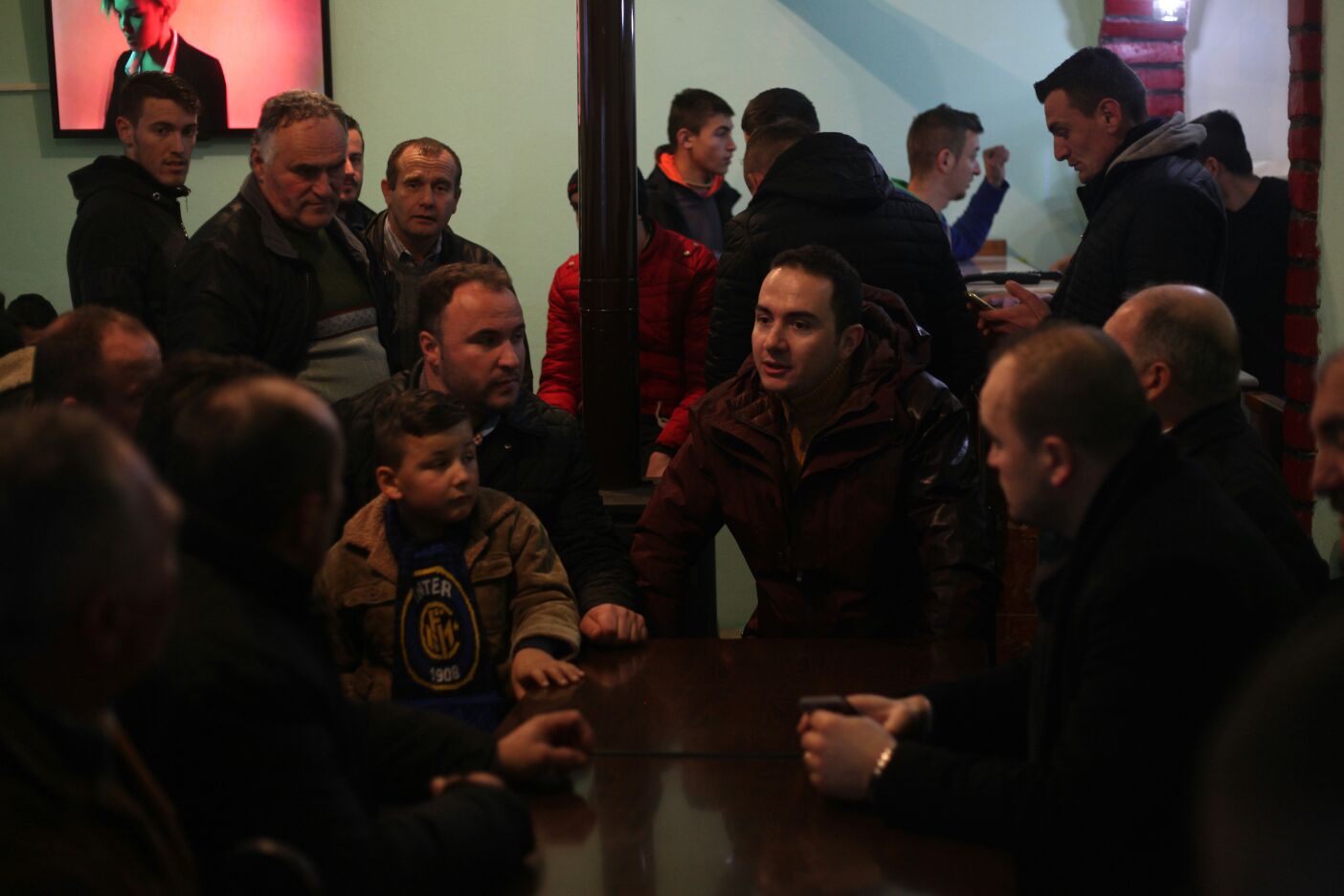 FOTO/ “Puka e bllokuar prej 10 ditësh, qeveria ka ndihma vetëm për njerëzit e Frrokut dhe Ndreut”