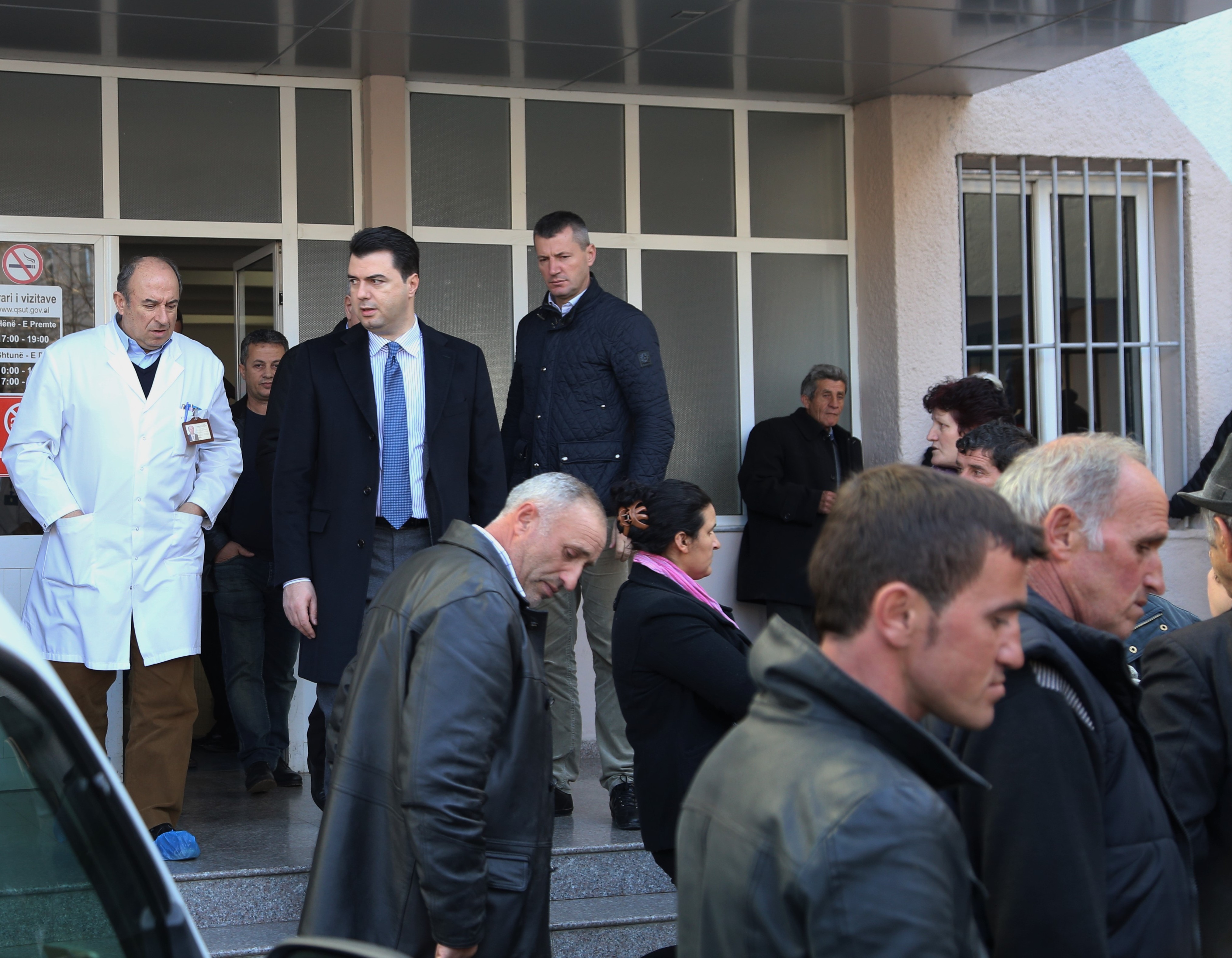 Basha viziton të plagosurit nga shpërthimi që ndodhi në Pogradec