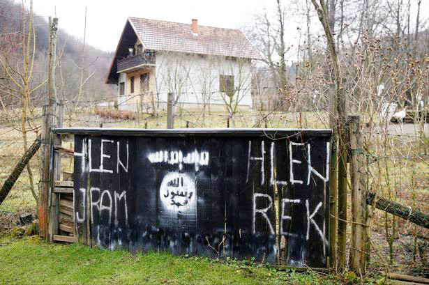 ANTITERRORI/ Luftëtarë të ISIS blejnë pasuri të patundshme në Shqipëri – Zonat e lakmuara